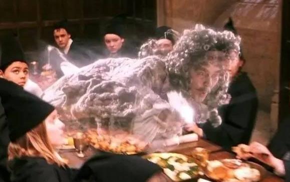 哈利波特魔法觉醒与自己学院的幽灵拍照