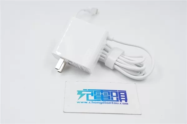 联想小新Pro 14 2021充电器上市:支持USB PD快速 小巧方便携带
