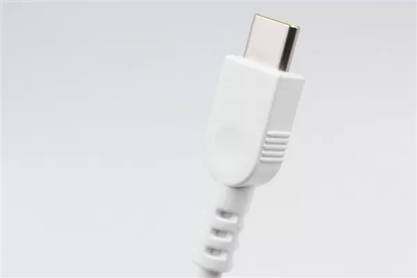 联想小新Pro 14 2021充电器上市:支持USB PD快速 小巧方便携带