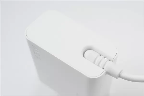 联想小新Pro 14 2021充电器上市:支持USB PD快速 小巧方便携带