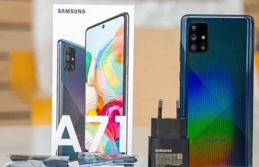 三星Galaxy A71来了:6.7英寸居中打孔显示屏