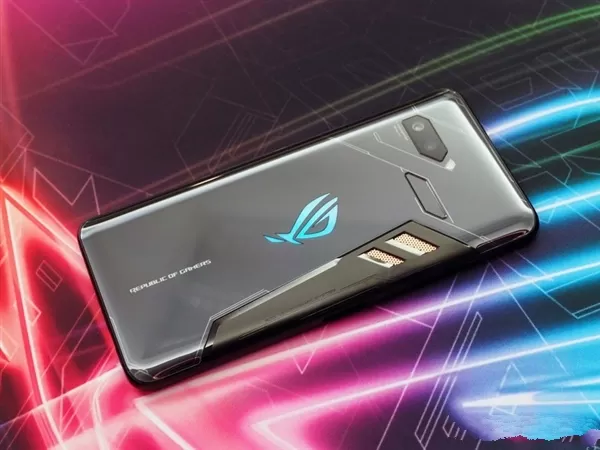 华硕电竞手机ROG Phone正式上线:7900元