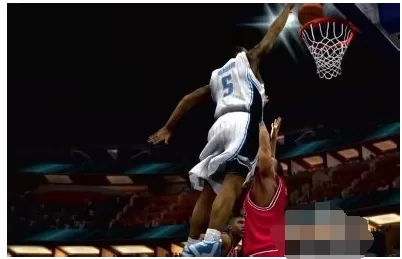 NBA 2K14隔人扣篮使用技巧分享
