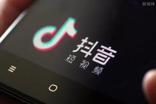 抖音短视频中拍摄对称视频的具体操作方法