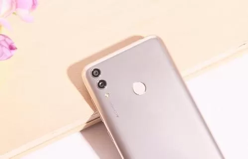 荣耀畅玩8c中将自动亮度调节关掉的具体操作步骤