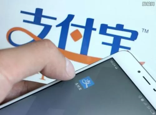 手机支付宝蚂蚁庄园中为小鸡穿衣服戴围巾的具体操作方法