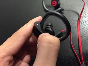 Powerbeats 3耳机连接iPhone的操作步骤