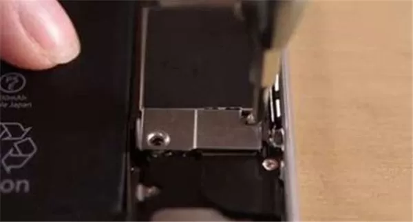 iphone7更换电池的操作过程