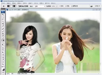怎么在photoshop中把两张图片合成一张?