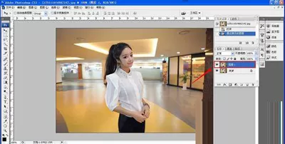 怎么在photoshop中虚化人物背景 ?photoshop虚化人物背景的方法