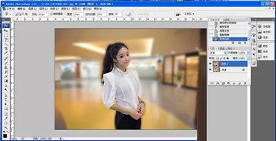 怎么在photoshop中虚化人物背景 ?photoshop虚化人物背景的方法